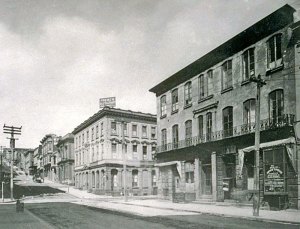 1906, Sherman's Bank at center w/ original third story (was removed after 1906 quake for safety reasons)